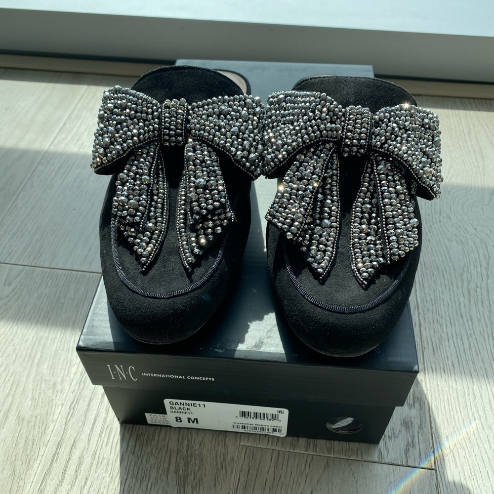 INC BLACK GANNIE 11 MULES